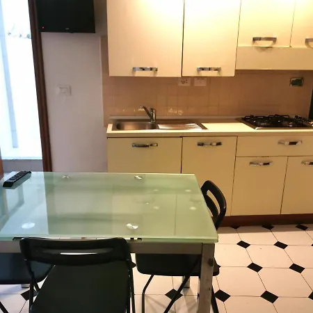 La Lanterna Genua